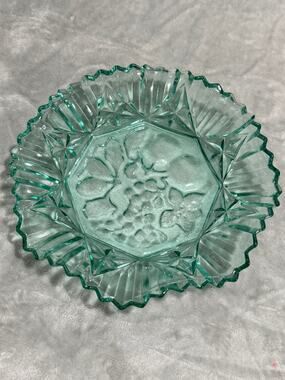 Vintage Federal Glass Green Fruit Bowl Sawtooth Edge